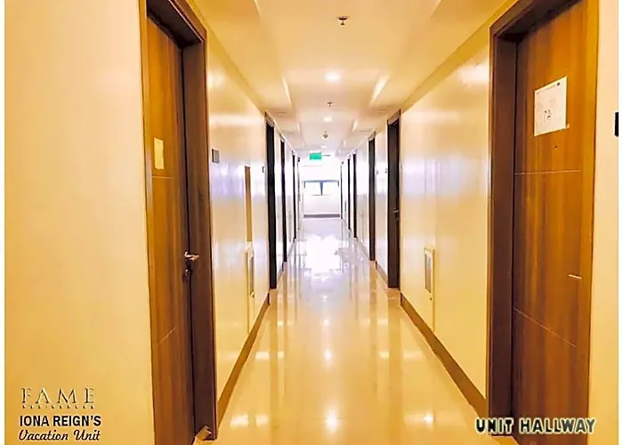 Отель Iona Reign's Vacation Unit At Fame Residences