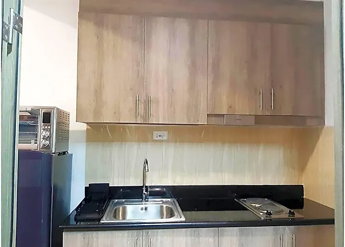 Iona Reign's Vacation Unit At Fame Residences Отель Манила